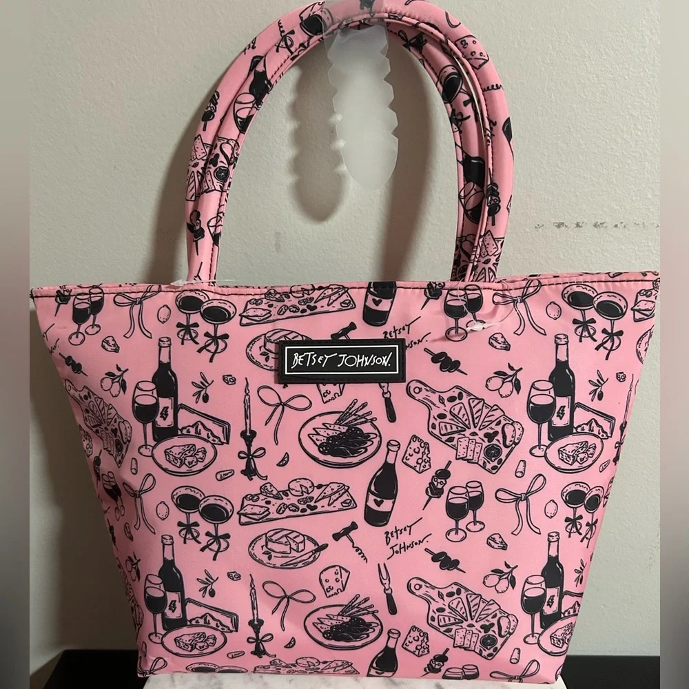 Betsey Johnson Insulted Lunch Tote NWT - Picture 3 of 5